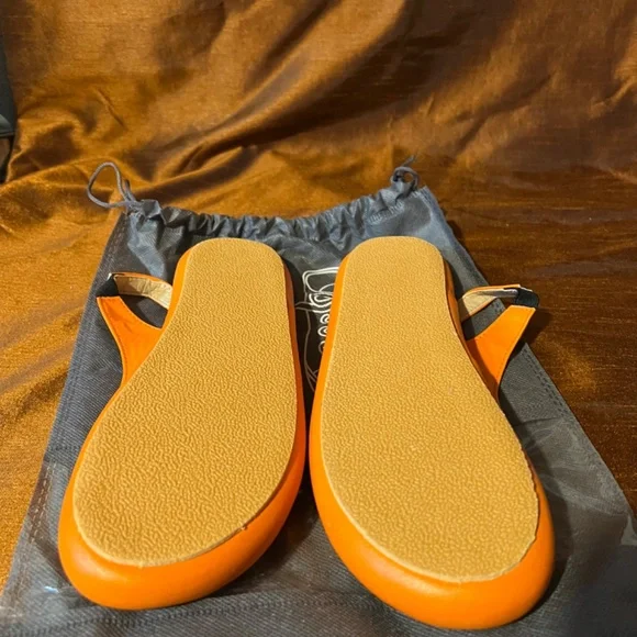 Sandal - Picture 2 of 5